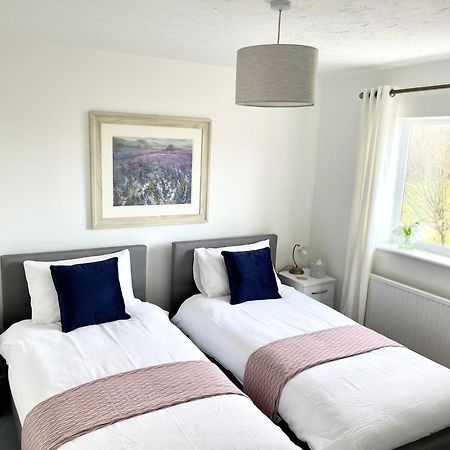 Comfortable And Spacious Superb Holiday Home In Llanelli, Dog Friendly Eksteriør bilde
