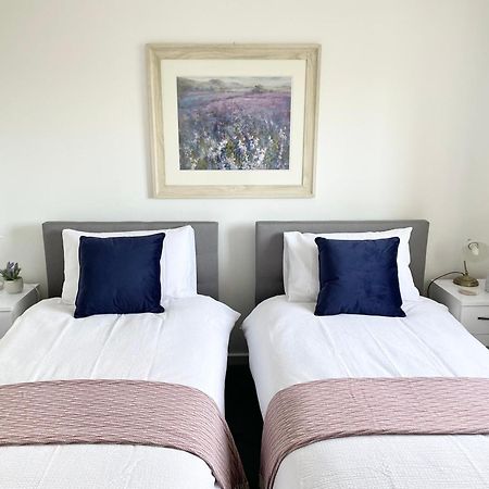 Comfortable And Spacious Superb Holiday Home In Llanelli, Dog Friendly Eksteriør bilde