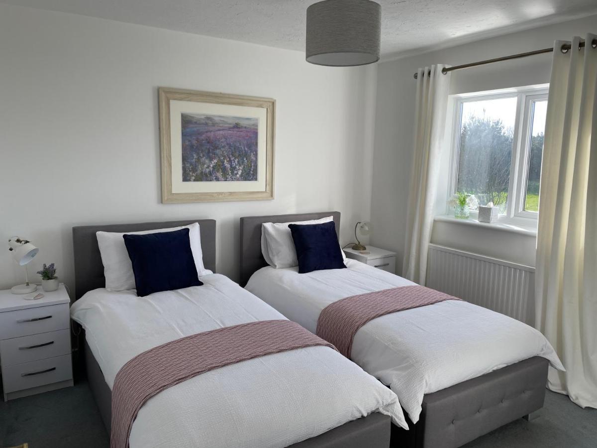 Comfortable And Spacious Superb Holiday Home In Llanelli, Dog Friendly Eksteriør bilde