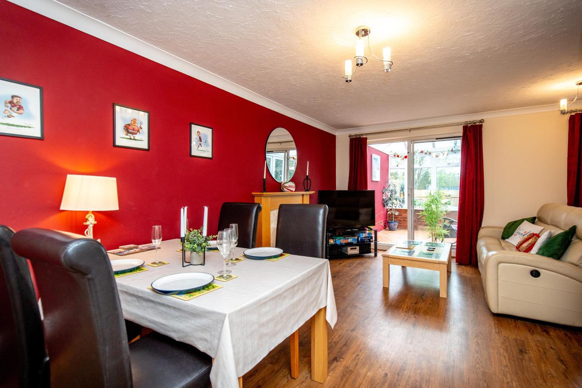 Comfortable And Spacious Superb Holiday Home In Llanelli, Dog Friendly Eksteriør bilde